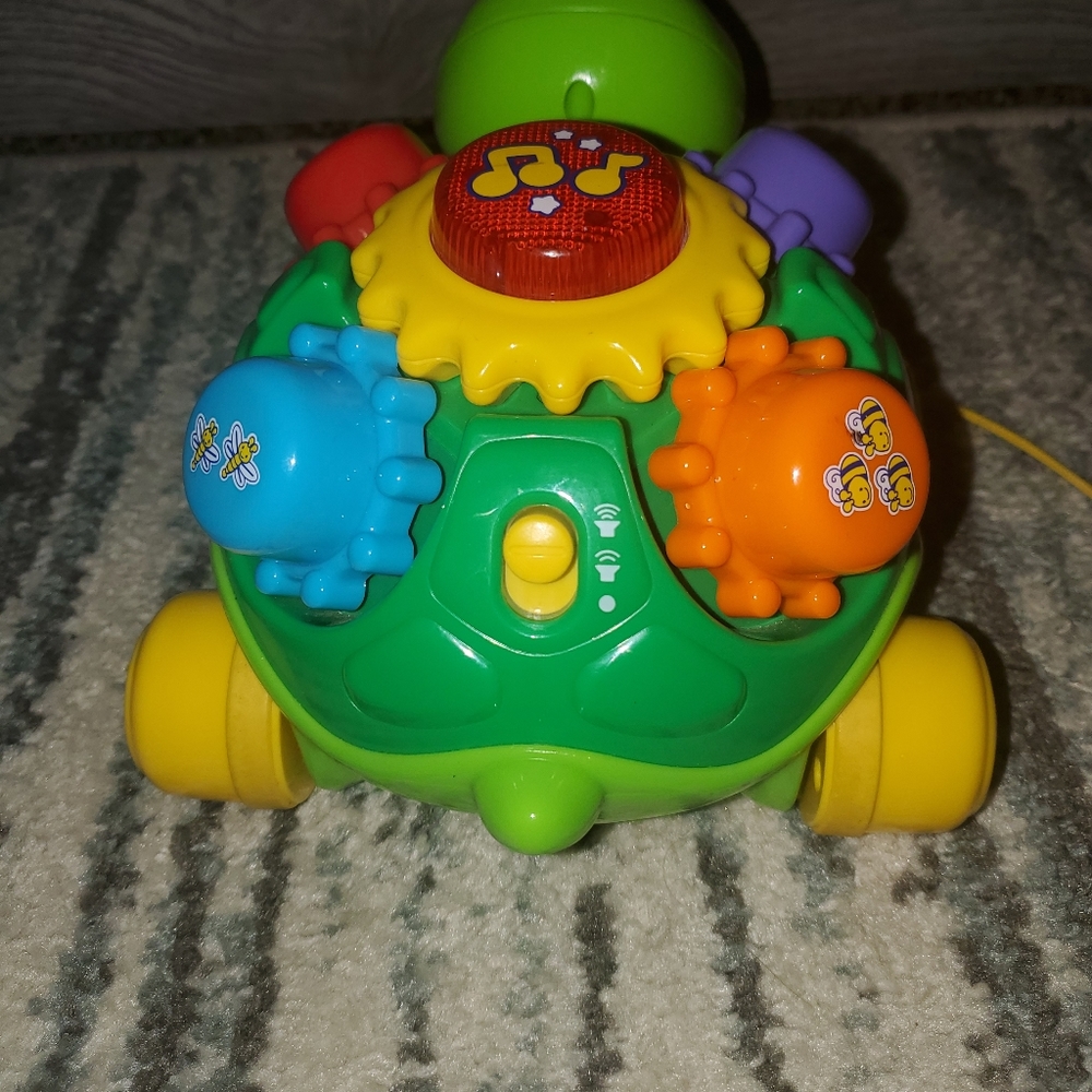 Vtech Roll & Learn pull turtle - Picture 3 of 7